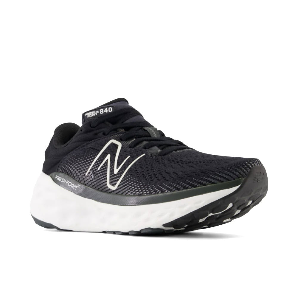 A single black and white New Balance Fresh Foam X 840v1 running shoe with a synthetic upper on a white background.