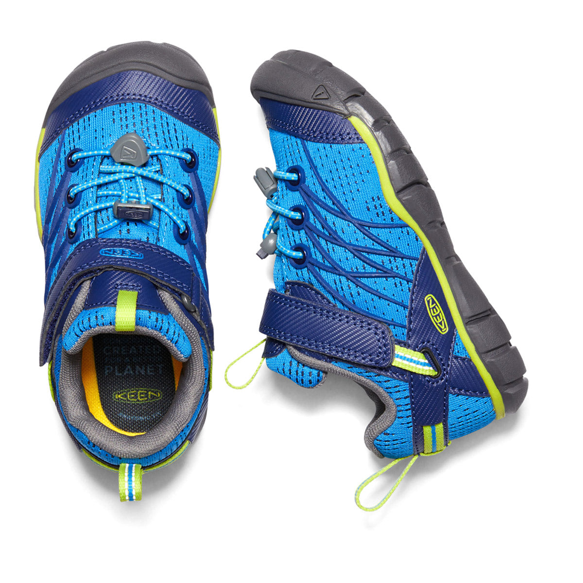 A pair of blue and yellow children&#39;s hiking shoes, the KEEN CHANDLER CNX BRILLIANT BLUE/BLUE DEPTHS with laces on a white background.