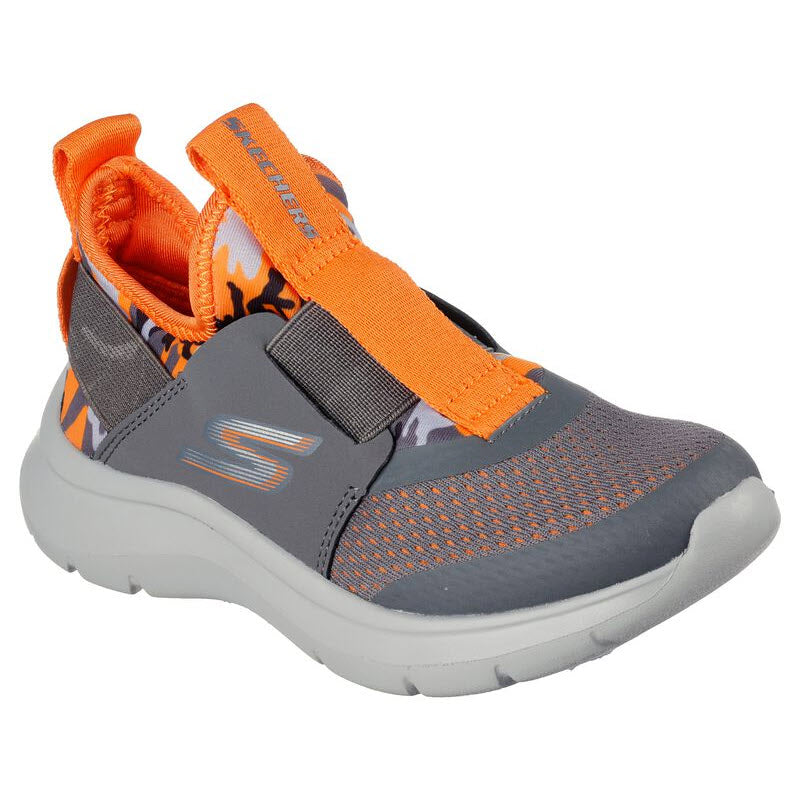 Gray and orange children&#39;s Skechers SKECHERS SKECH FAST CHARCOAL/ORANGE - KIDS sneaker with a slip-on design and cushioned midsole.