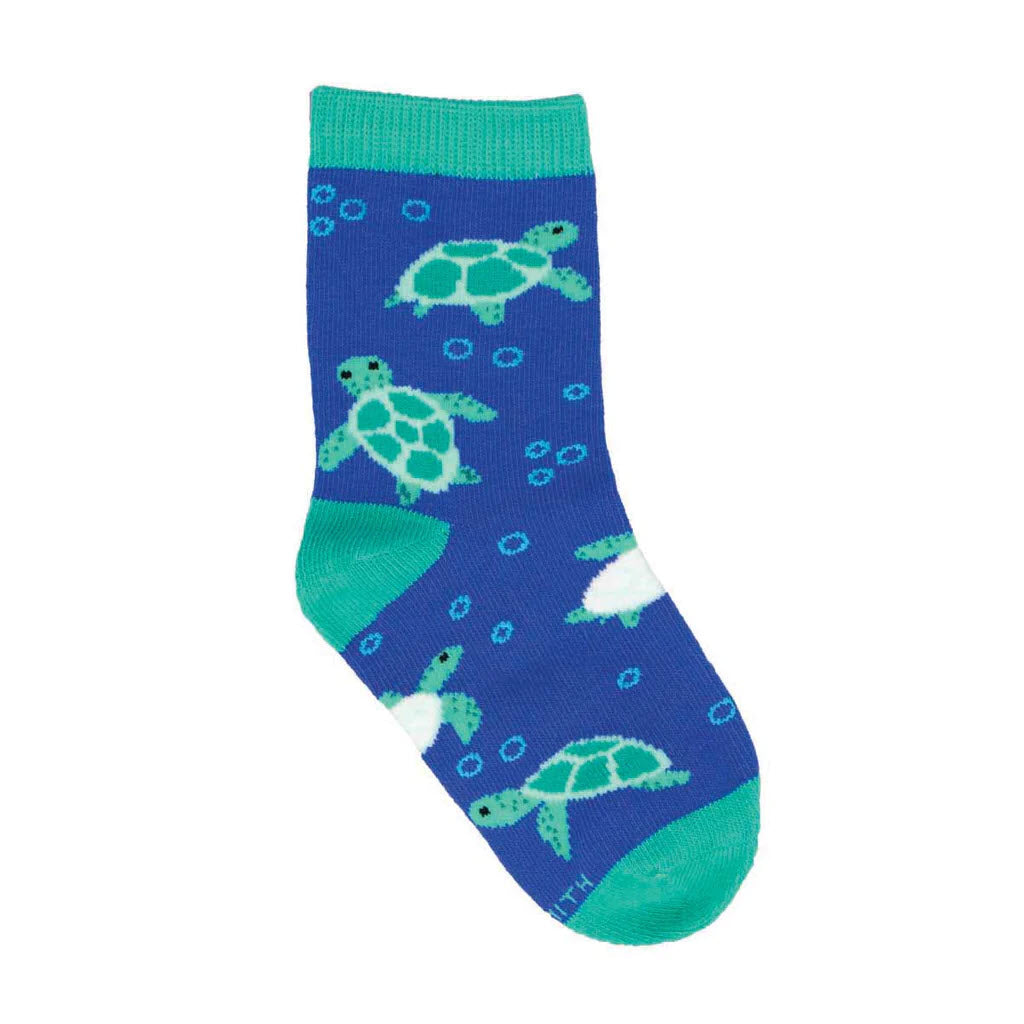 A single SOCKSMITH BUBBLY TURTLES CREW SOCKS BLUE - KIDS with tiny green toes and heel, adorned with a pattern of green turtles and white bubbles on an isolated background.