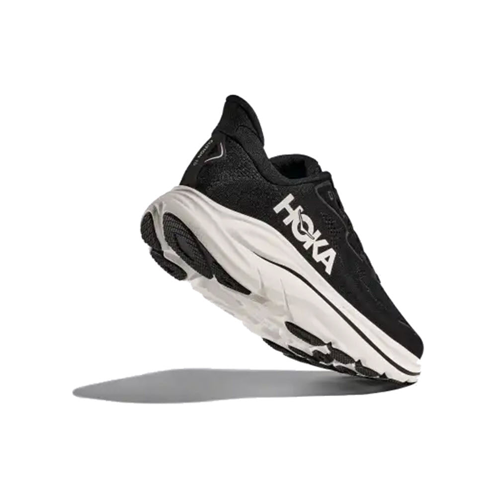 HOKA CLIFTON 10 BLACK/WHITE - WOMENS