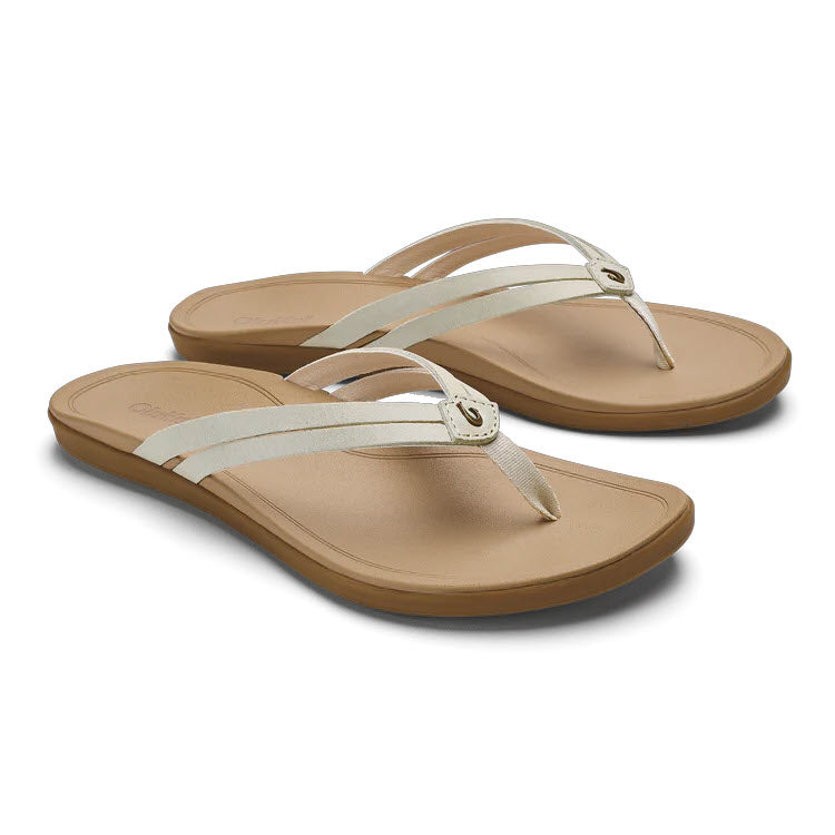 OLUKAI HO OPIO MELE THONG TOFFEE WARM SAND - WOMENS