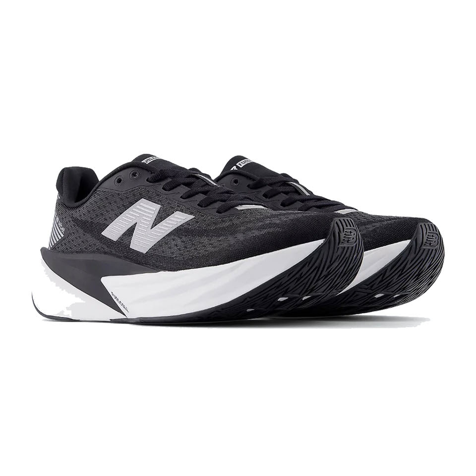 NEW BALANCE FUELCELL REBEL V5 BLACK/WHITE - WOMENS