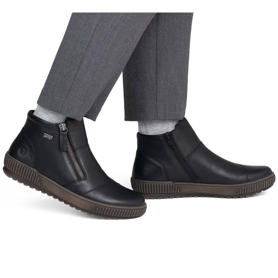 REMONTE EURO WALKER SIDE ZIP CHELSEA BLACK - WOMENS