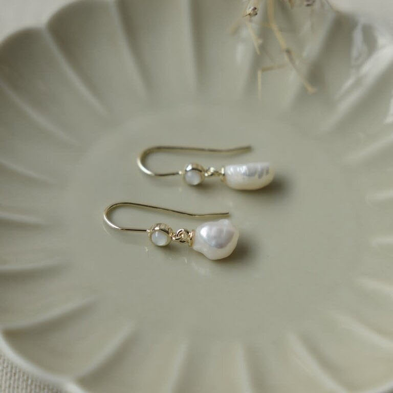 GLEE JULIET EARRINGS PEARL GOLD