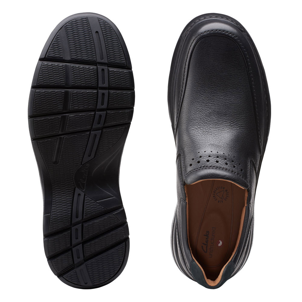 Top-down view of a Clarks UN BRAWLEY STEP SLIP ON BLACK - MENS dress shoe with a detailed view of the OrthoLite® footbed next to it.