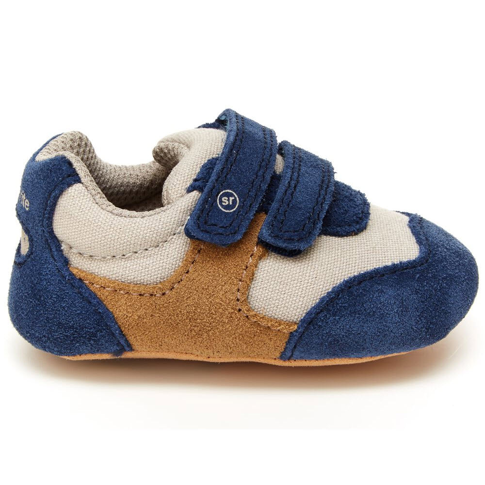 Toddler&#39;s Stride Rite Soft Motion Mason sneaker with velcro straps.