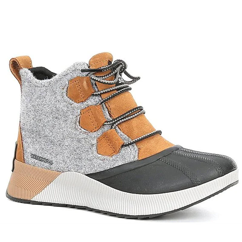 Modern high-top Sorel Out ‘N About III sneaker featuring a combination of gray textile and tan leather accents, with a black toe cap and a white, ridged sole.