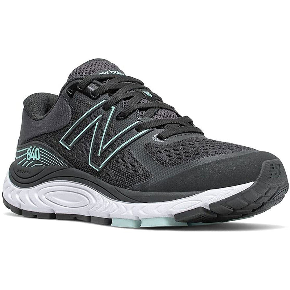 A women&#39;s New Balance 840v5 running shoe with foam cushioning, featuring a black color with a teal logo and accents.