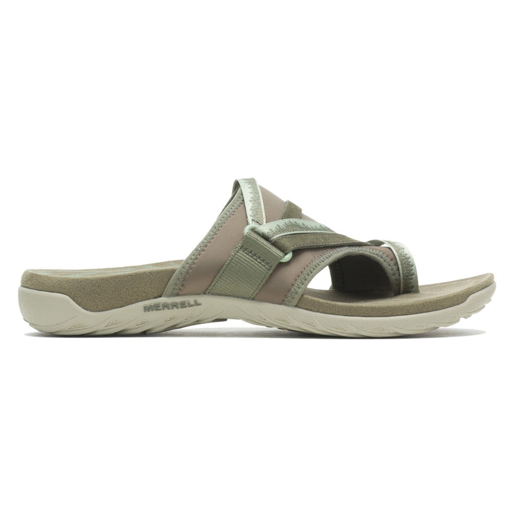 A single olive green Merrell Terran 3 Cush Post Women&#39;s Sandal displayed against a white background.