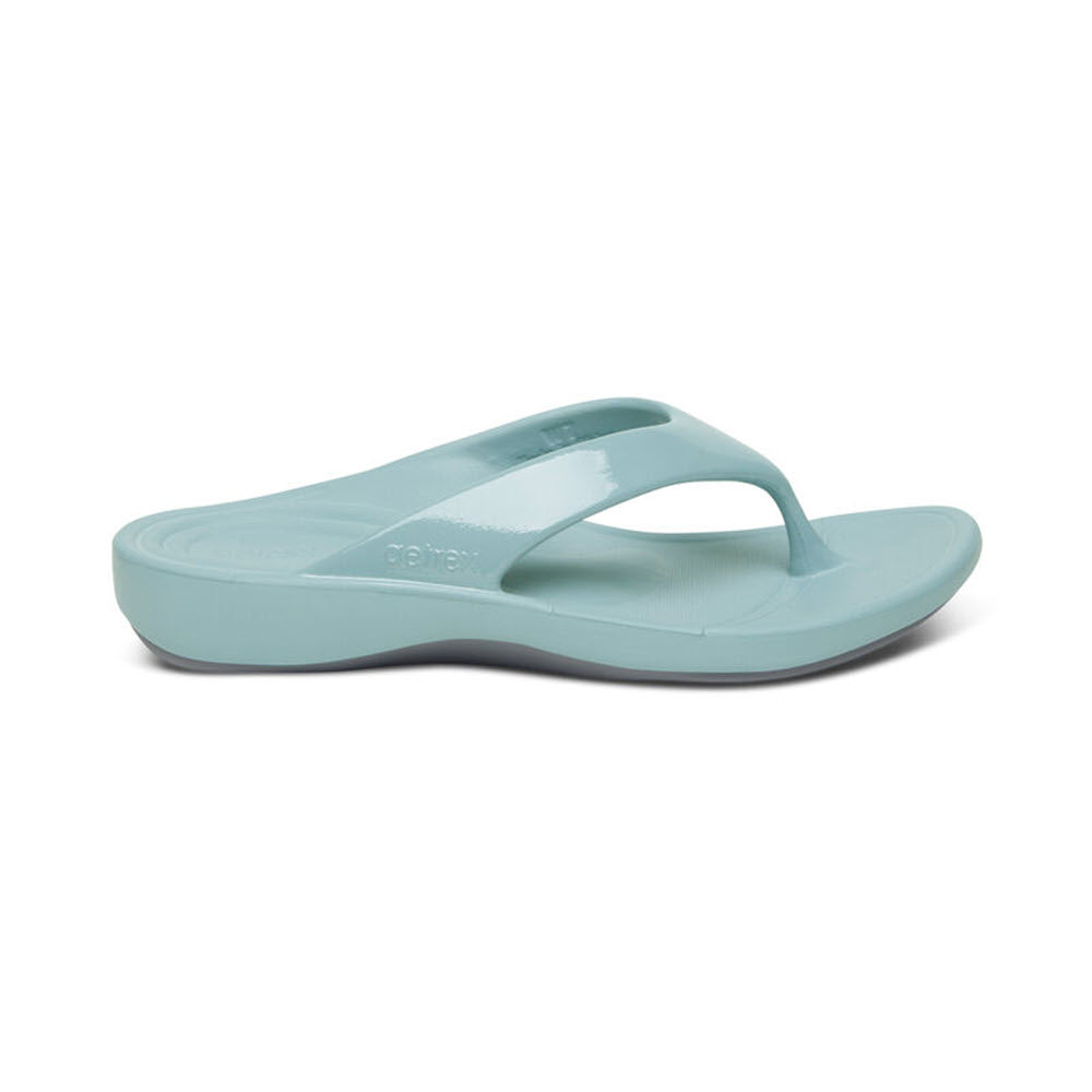 A single comfortable AETREX MAUI NEW BLUE - WOMENS with extreme cushioning on a white background.