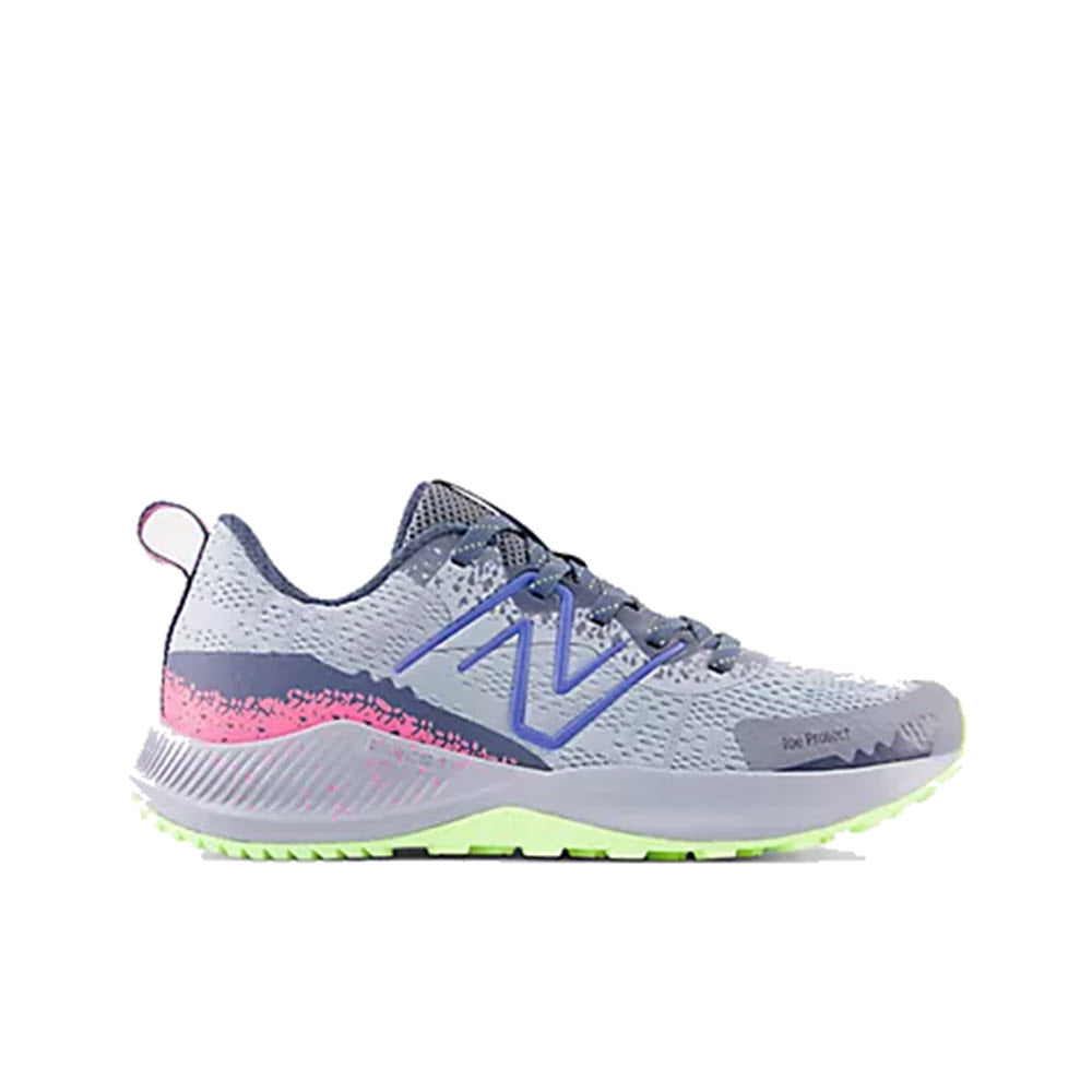 A gray New Balance DynaSoft Nitrel V5 Starlight kids&#39; running shoe with a neon yellow sole and pink detailing, displayed on a white background.