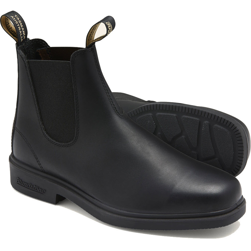 A pair of black Blundstone 063 Dress Boots with pull tabs and elastic side panels, featuring water-resistant leather.