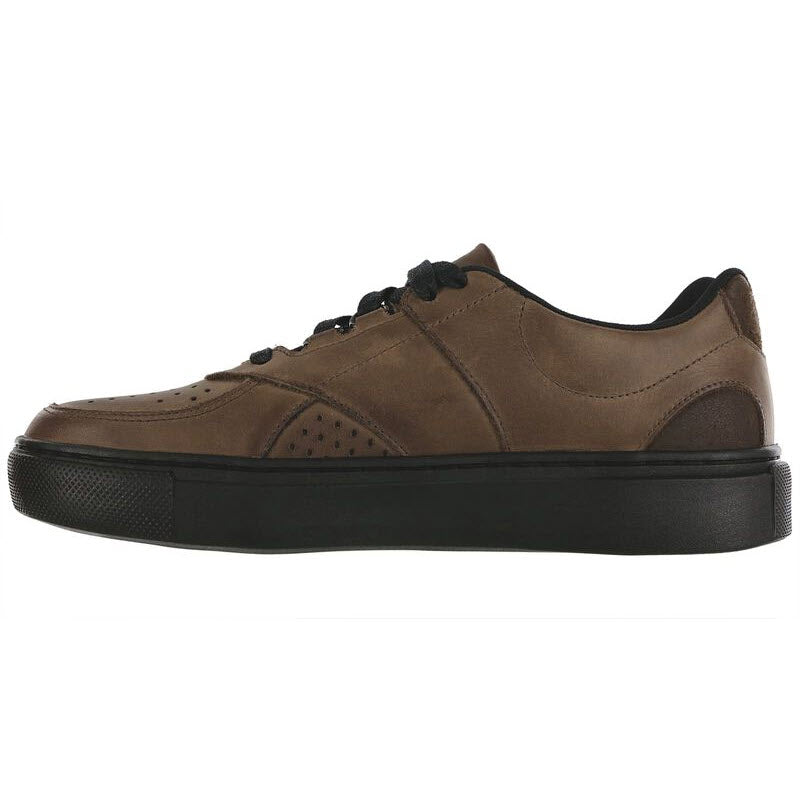 Side view of a SAS HIGH STREET OXFORD LACE MAHOGANY - MENS sneaker with black sole, featuring an EZ lace system.