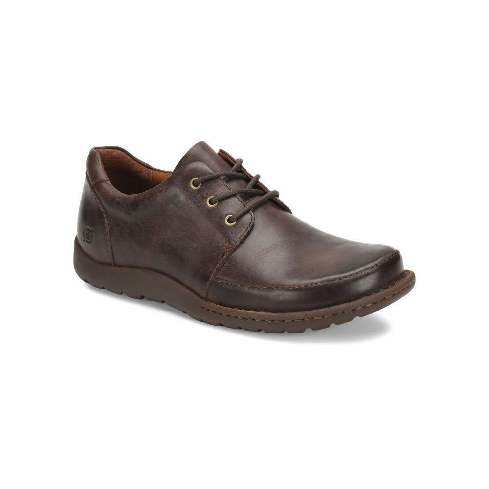 A single Born Nigel 3 Eye Oxford lace brown men&#39;s shoe with lace-up front, a padded leather collar, and a rubber sole, isolated on a white background.